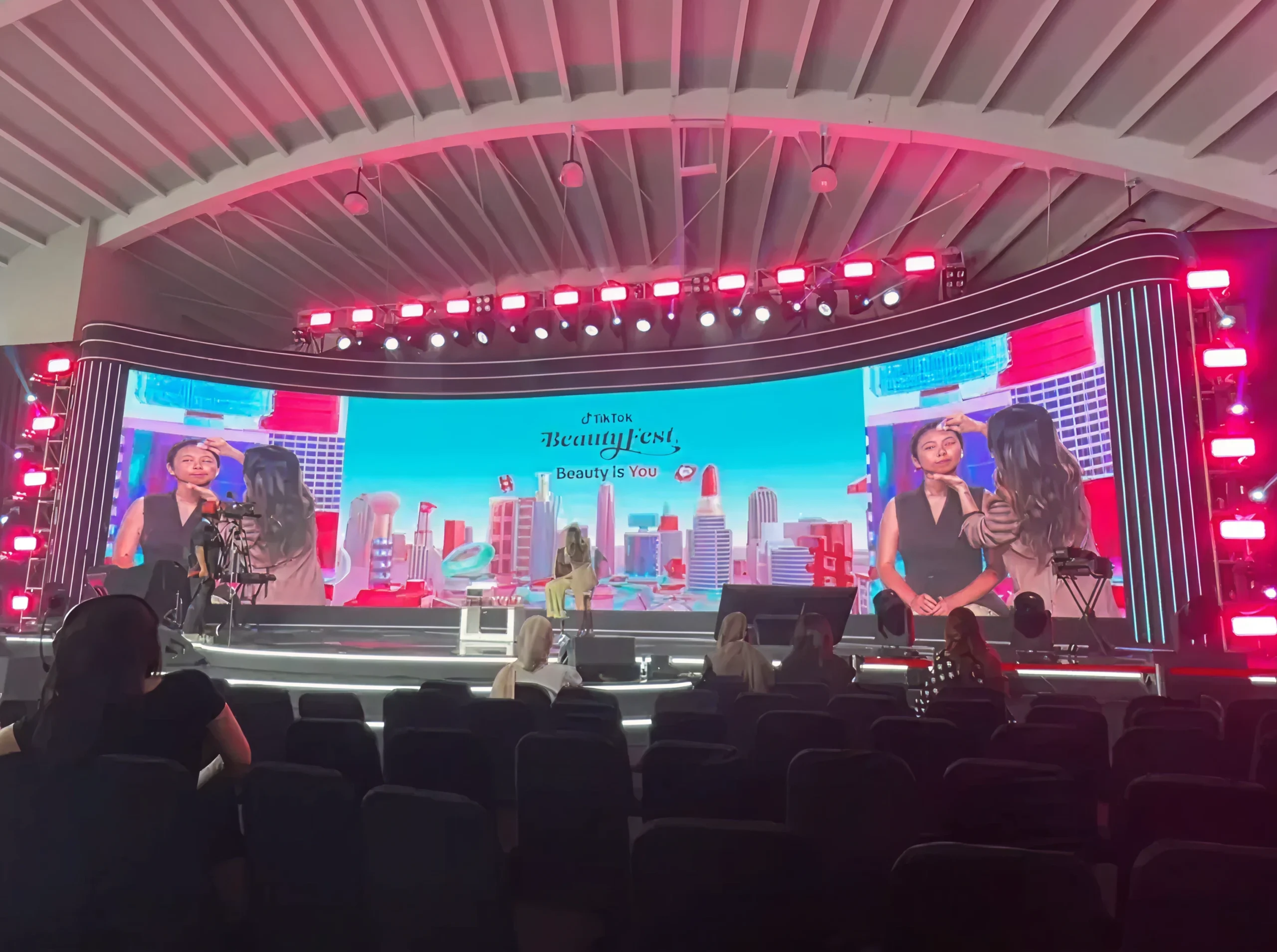 vision works media sebagai partner event tiktok beauty fest